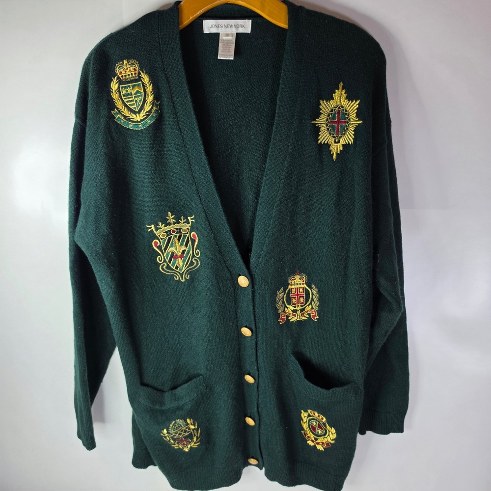 VTG Jones New York Cardigan M Green Multi Crest Embroidered Dark Academia Preppy